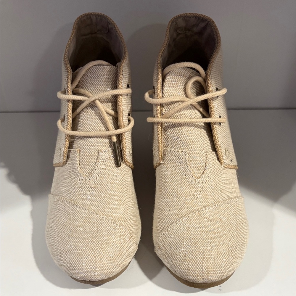 Toms Women's Beige Lace-Up Boots